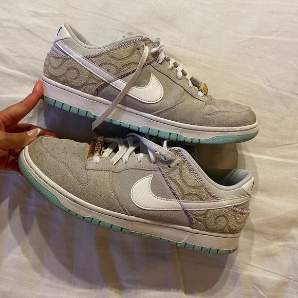 Nike Dunk Low SE Barber Shop Grey Gold Hair clip - Picture 2 of 12